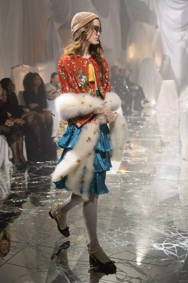 MODE Fashionweek de Paris, défilé Valentino printemps/été 2025 : Alessandro Michele réinvente Valentino avec un défilé mémorable