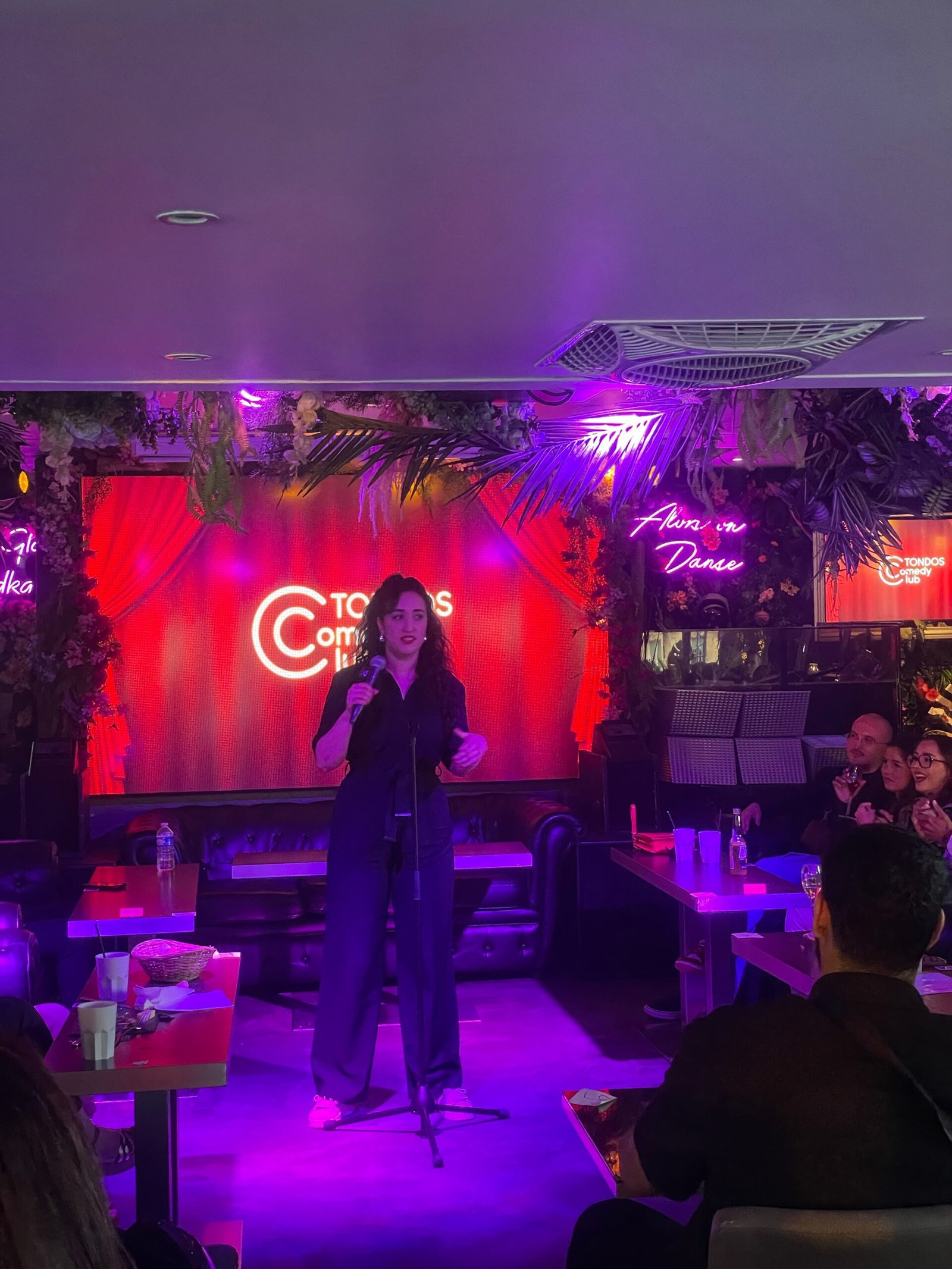 Spectacle Ctondos Comedy Club : L’incontournable soirée humour à Montparnasse